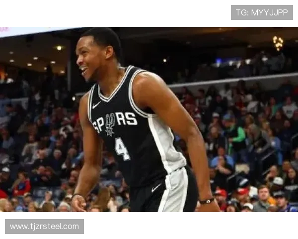 福克斯精彩抢断后助攻文班完成华丽打板空接暴扣瞬间回顾